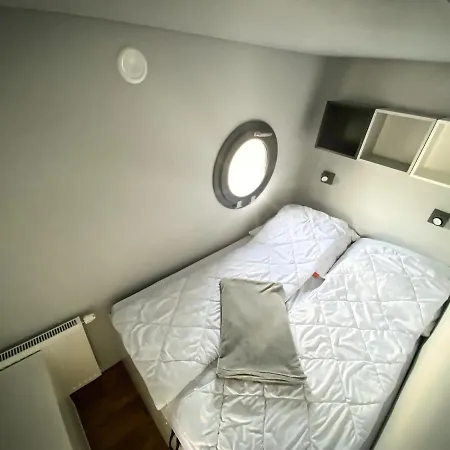 Botel Cosy Hannah - Festlieger Schwerin (Mecklenburg-Vorpommern)