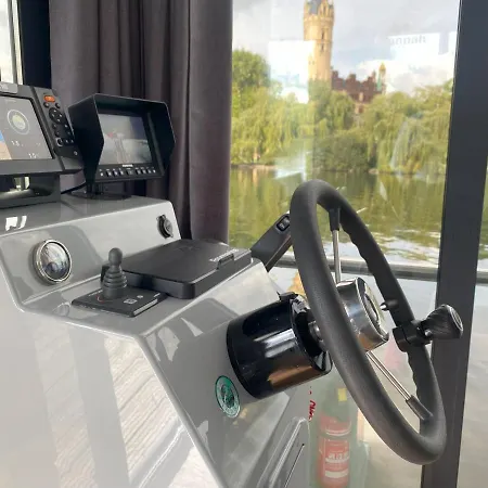 Botel Cosy Hannah - Festlieger *