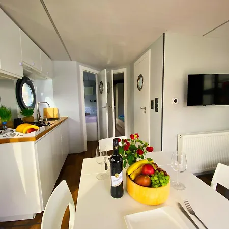 Cosy Hannah - Festlieger Botel